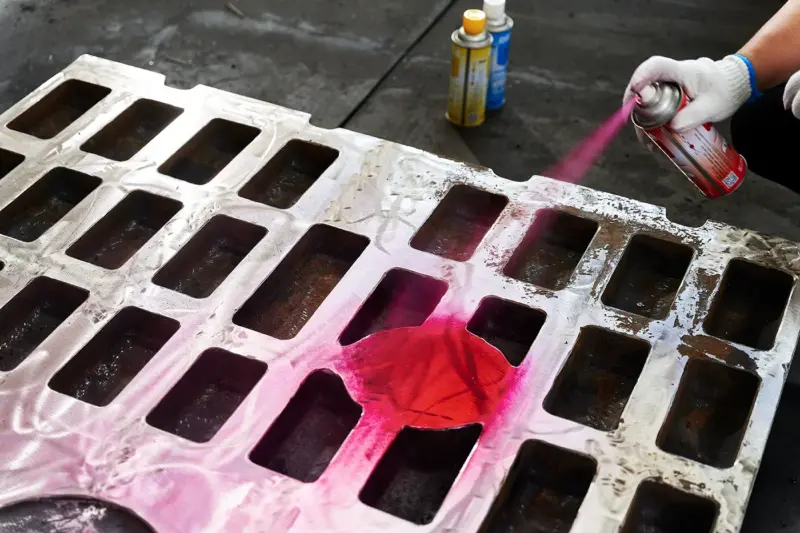 Dye penetration inspection